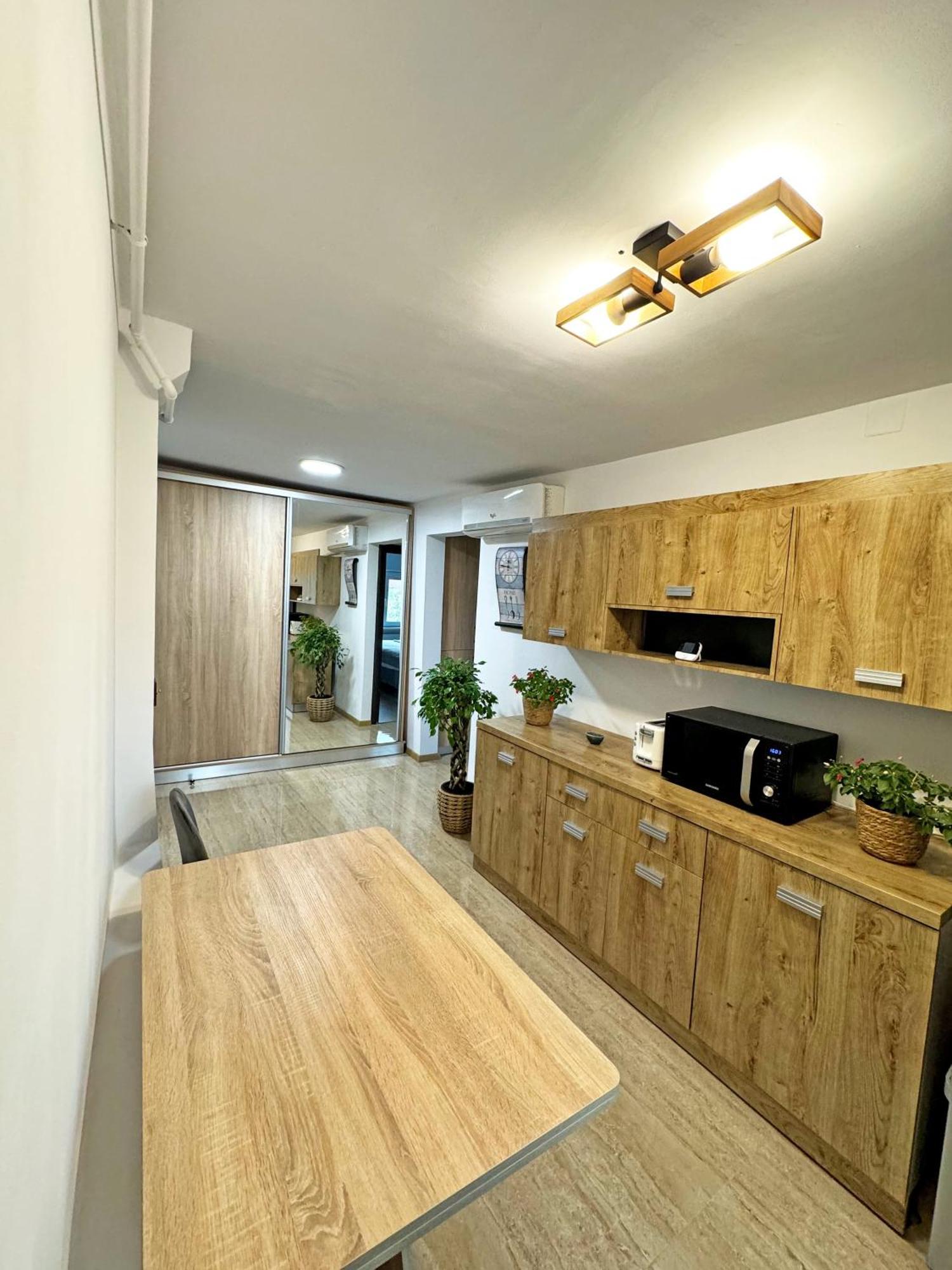Ultracentral Apartment Târgu Jiu Eksteriør bilde