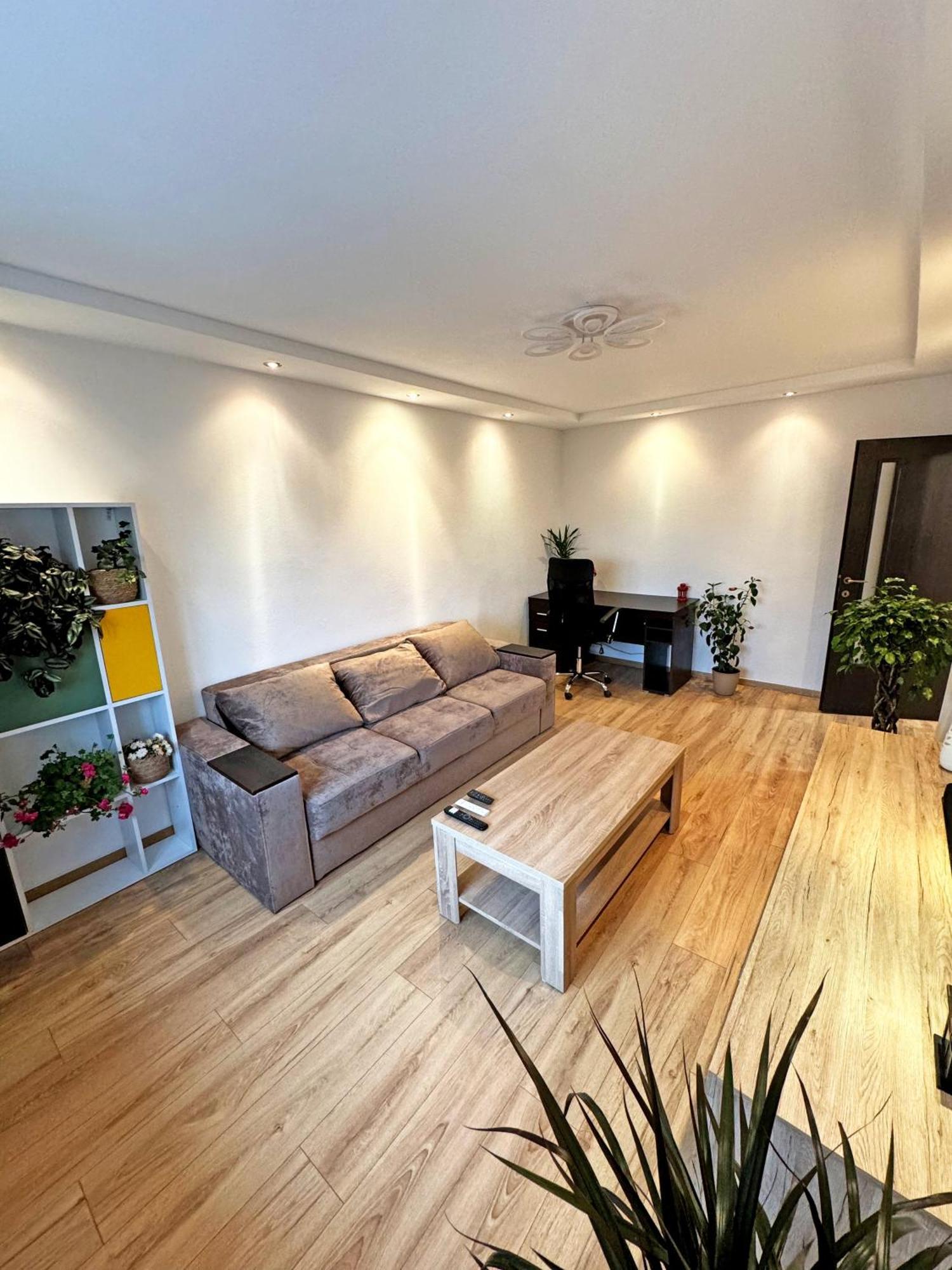 Ultracentral Apartment Târgu Jiu Eksteriør bilde