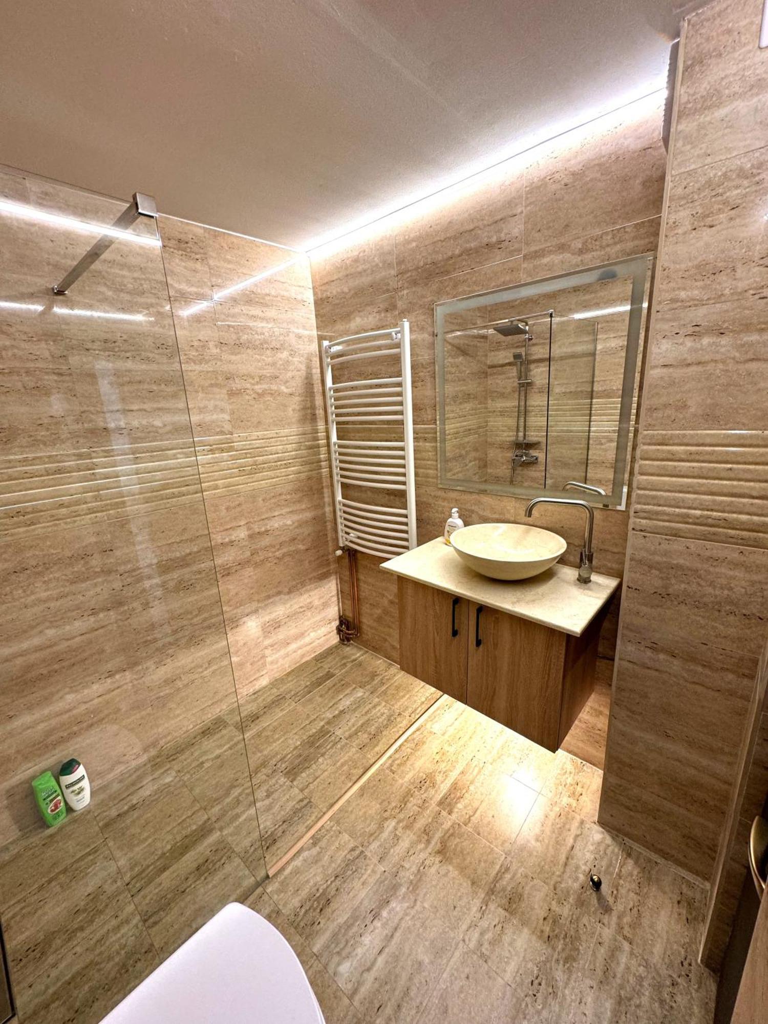 Ultracentral Apartment Târgu Jiu Eksteriør bilde